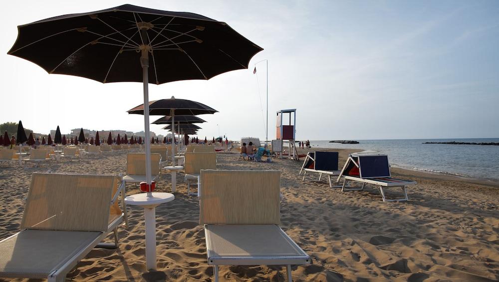 DuoMo Hotel Rimini Esterno foto
